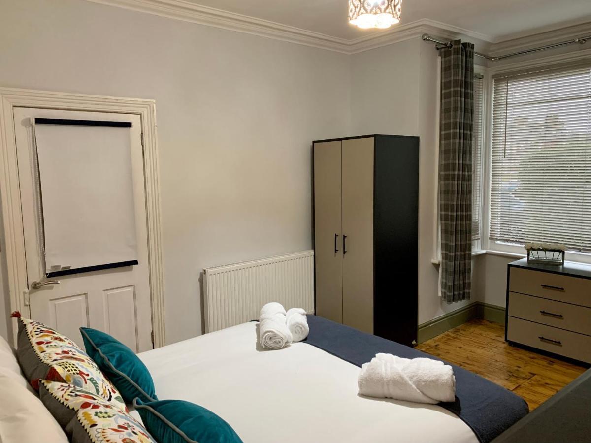 Stamer House By Yourstays, Stylish Quirky House, With 4 Double Bedrooms, Book Now! Stoke-on-Trent Екстериор снимка
