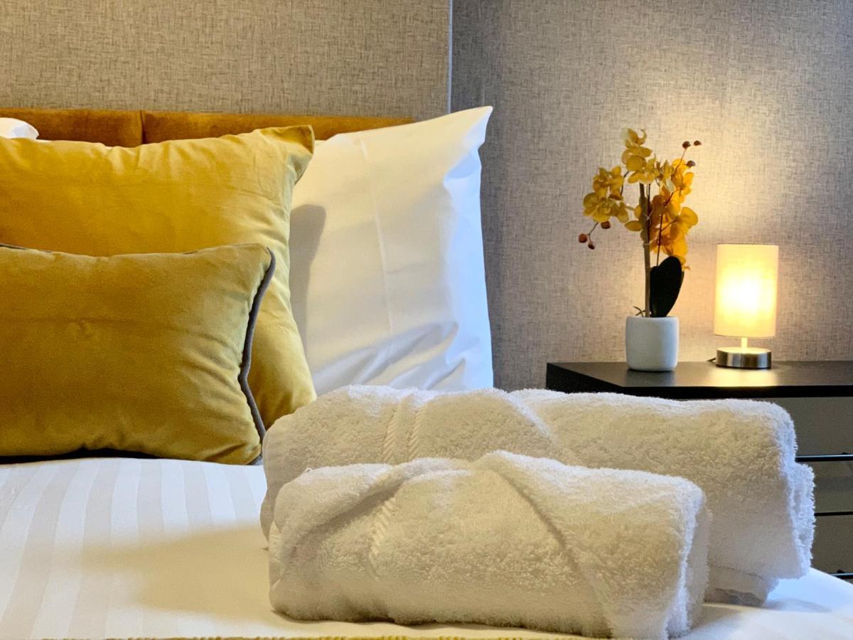Stamer House By Yourstays, Stylish Quirky House, With 4 Double Bedrooms, Book Now! Stoke-on-Trent Екстериор снимка