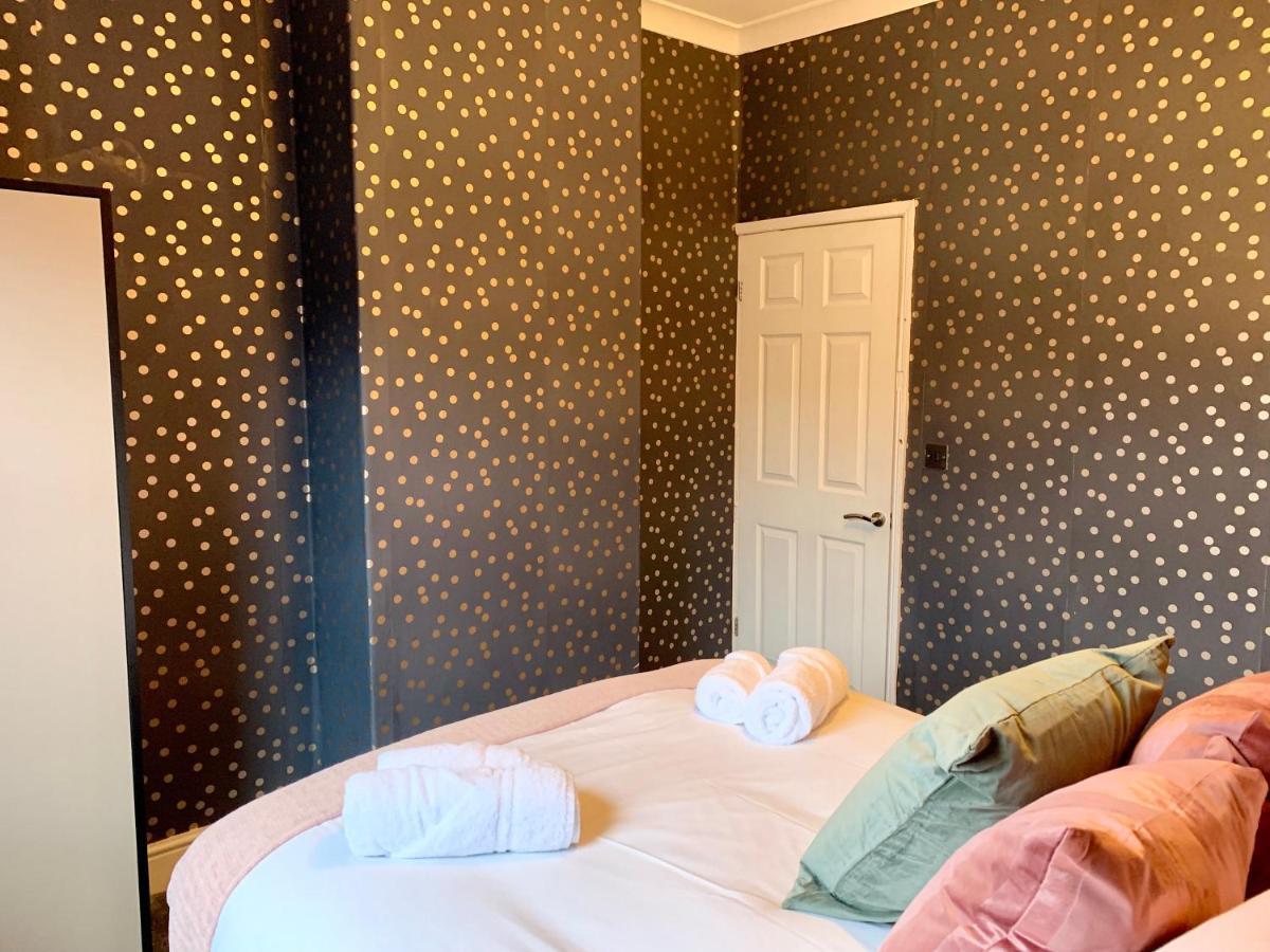 Stamer House By Yourstays, Stylish Quirky House, With 4 Double Bedrooms, Book Now! Stoke-on-Trent Екстериор снимка