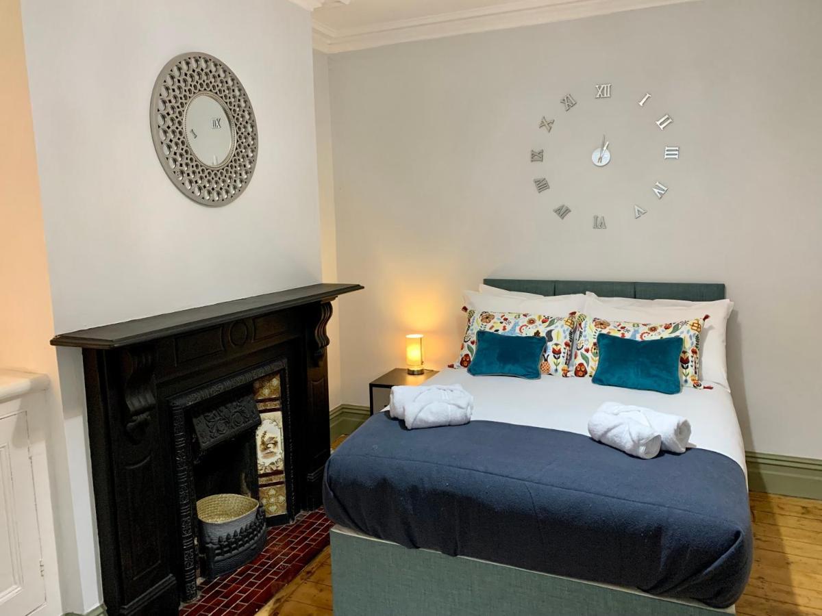Stamer House By Yourstays, Stylish Quirky House, With 4 Double Bedrooms, Book Now! Stoke-on-Trent Екстериор снимка