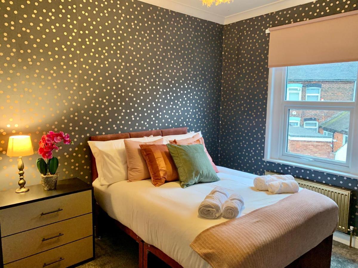 Stamer House By Yourstays, Stylish Quirky House, With 4 Double Bedrooms, Book Now! Stoke-on-Trent Екстериор снимка